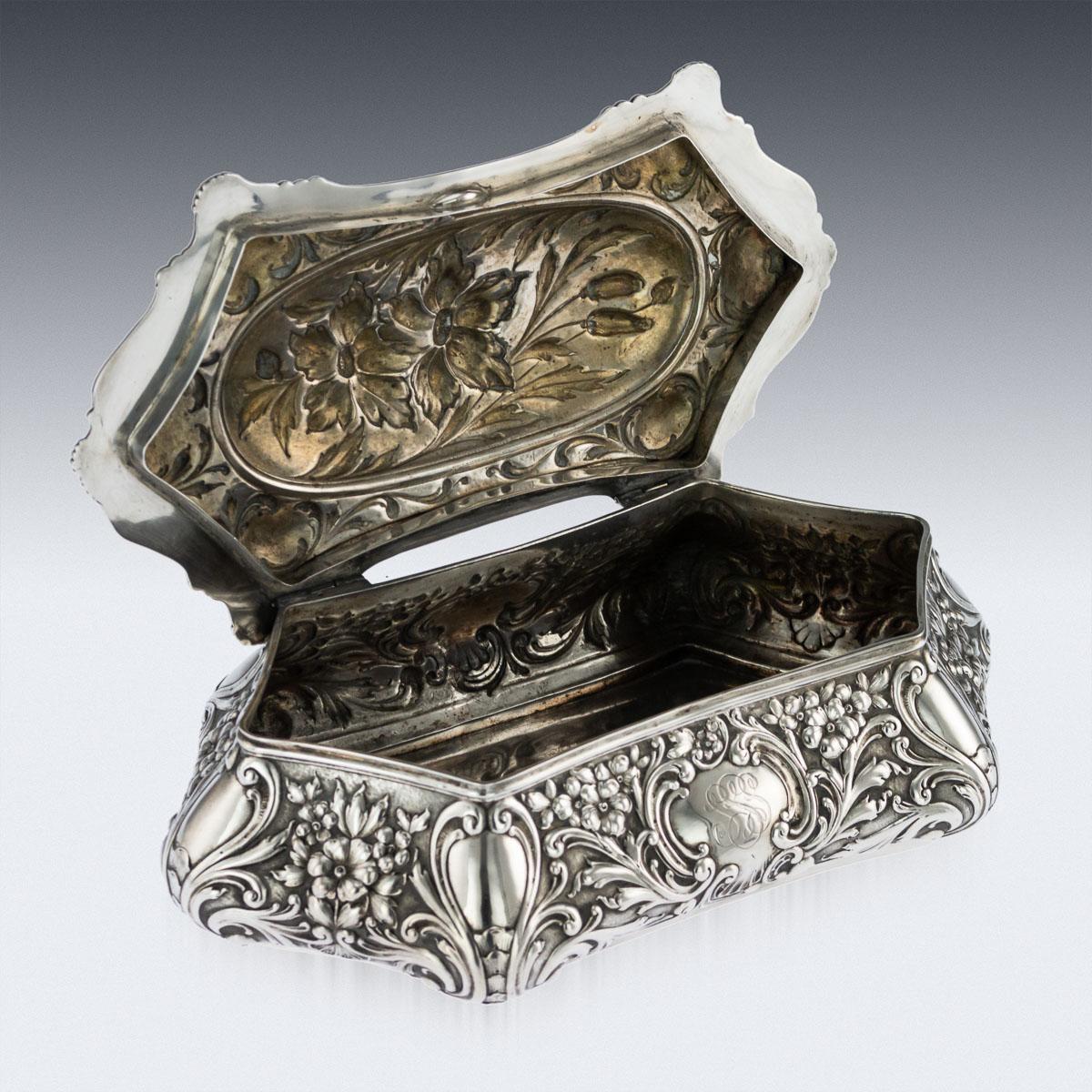 Antique 20th Century German Art Nouveau Solid Silver Jewellery Box, circa 1910 3