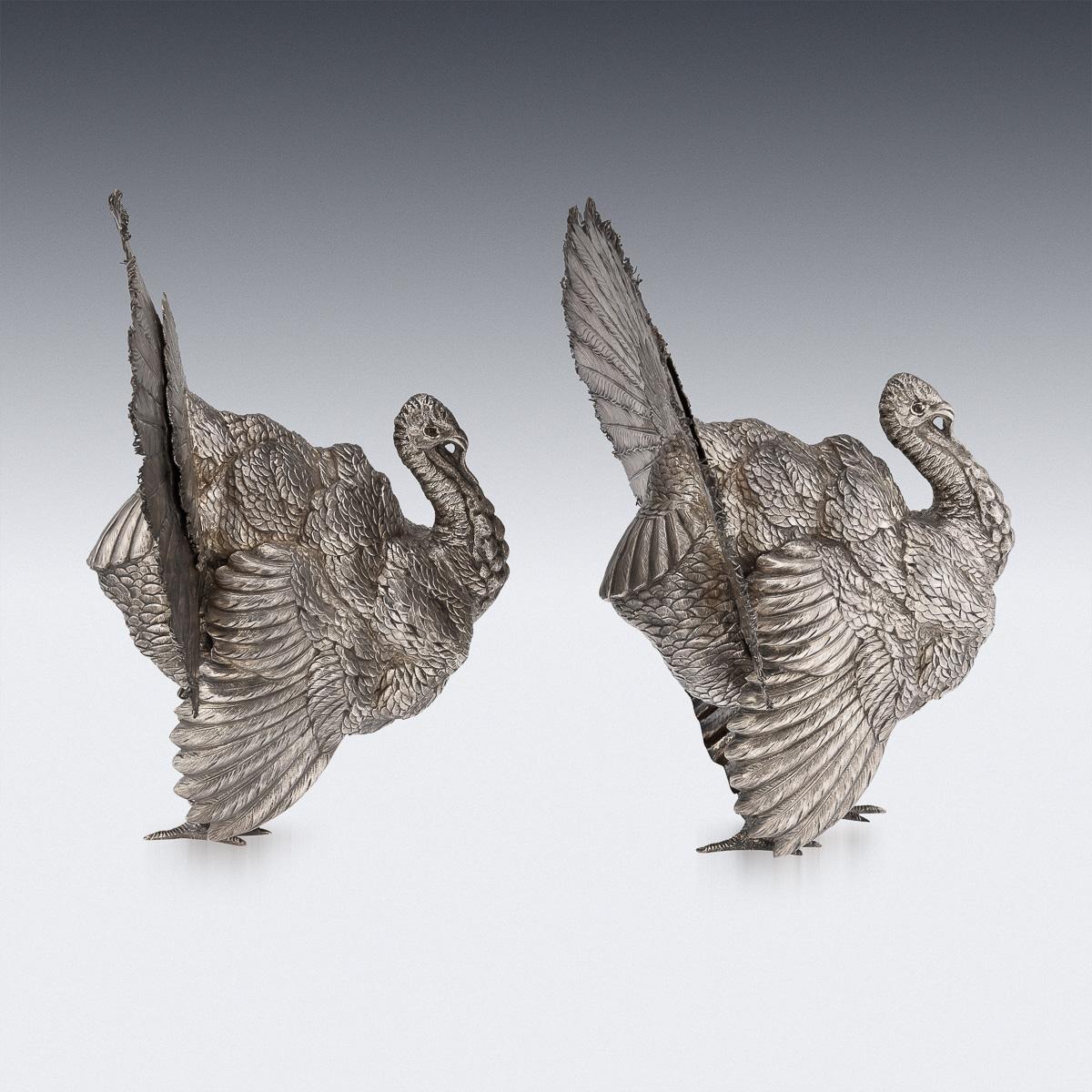 Argento Antica coppia di tacchini da tavolo ornamentali in argento massiccio tedesco del XX secolo, 1910 ca. in vendita