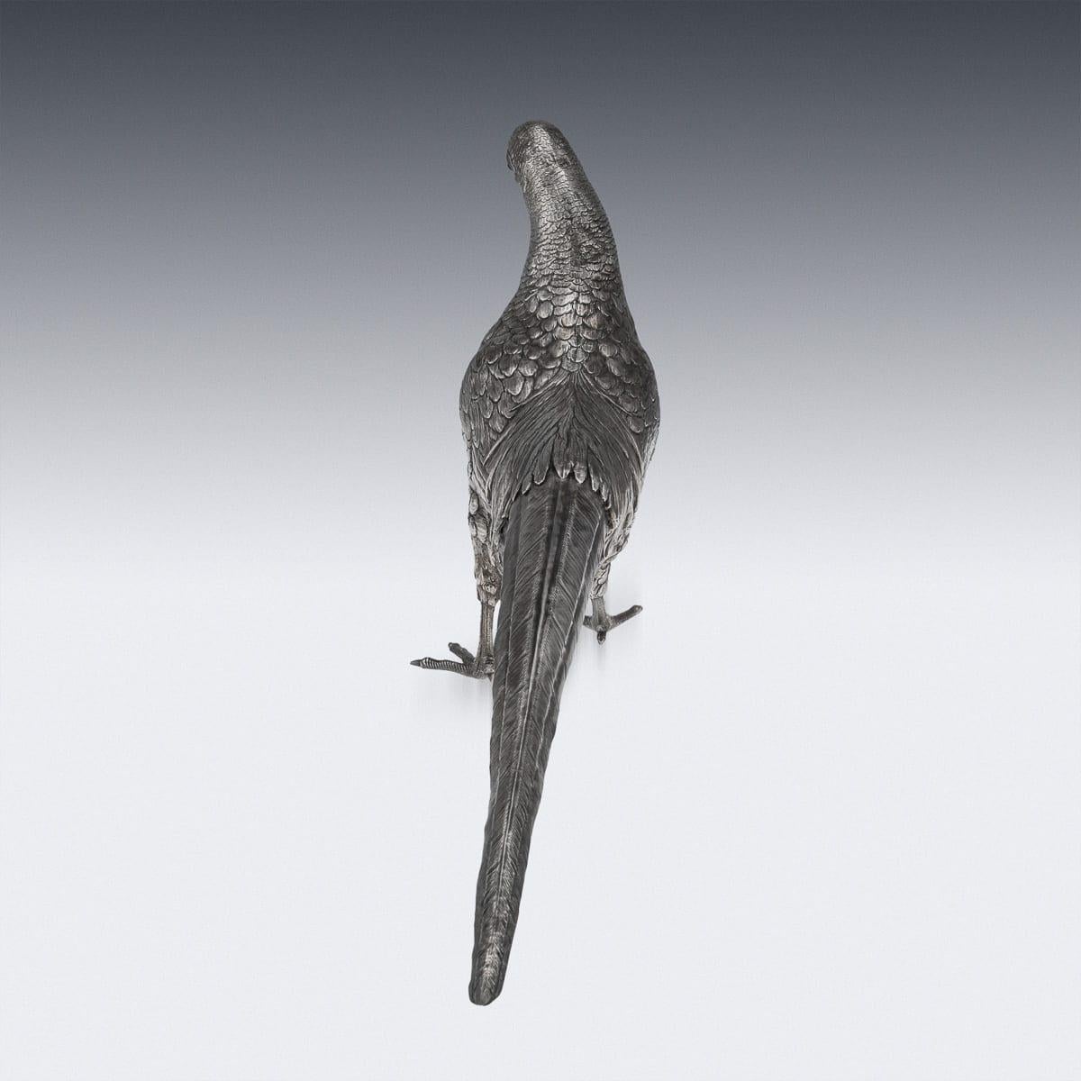 Ancienne paire de statues de faisans en argent massif allemand du 20e siècle, Hanau c.1900 en vente 1