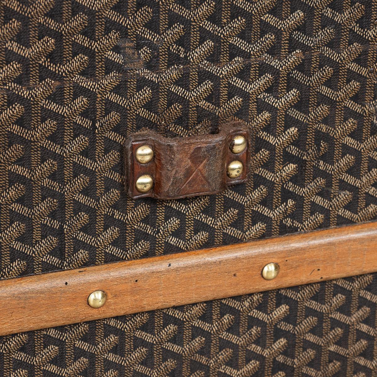 Coffre de courier Goyard du 20ème siècle en toile à chevrons, France, vers 1900 en vente 12