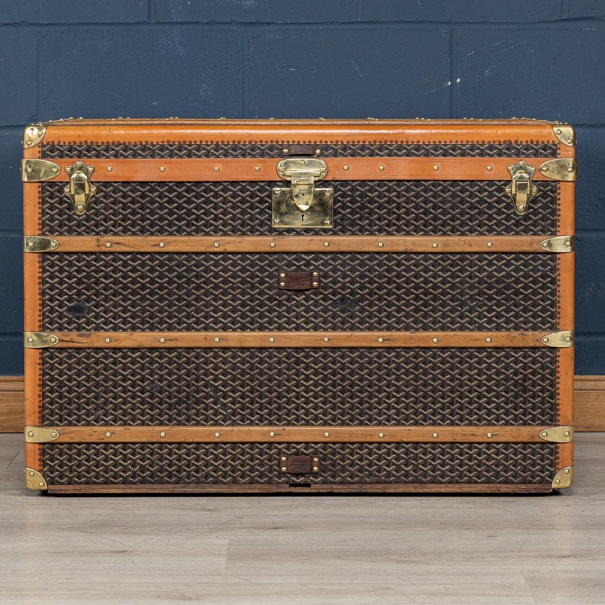 A Goyard courier trunk, completely original and with great character. Dating to the early part of the 20th century (circa 1900/1910) this trunk was finished with the famous chevron canvas and oozes character. A wonderful way of bringing a touch of