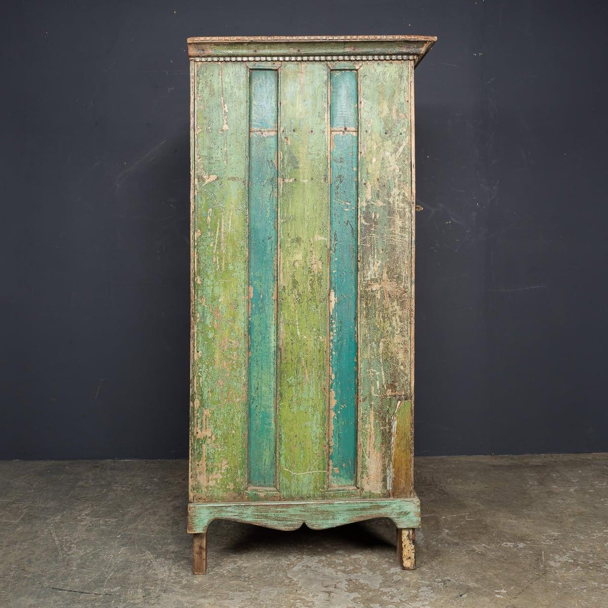 Antiguo armario de madera rústica india del siglo XX c.1920 Madera en venta