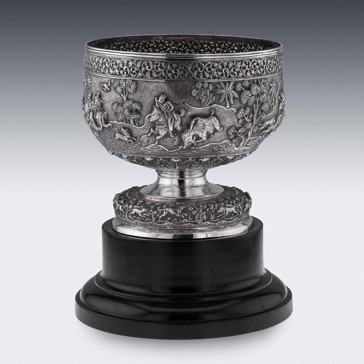Antique 20th Century Indian Solid Silver Decorative Bowl On Stand, Poona c.1900 In Good Condition In Royal Tunbridge Wells, Kent