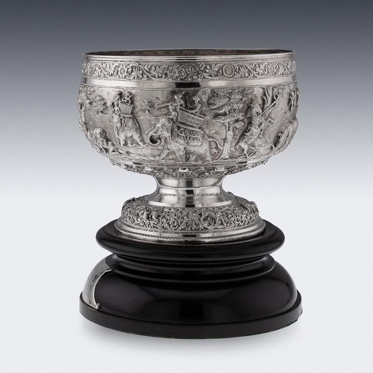 Antique 20th Century Indian Solid Silver Decorative Bowl On Stand, Poona c.1900 In Good Condition In Royal Tunbridge Wells, Kent