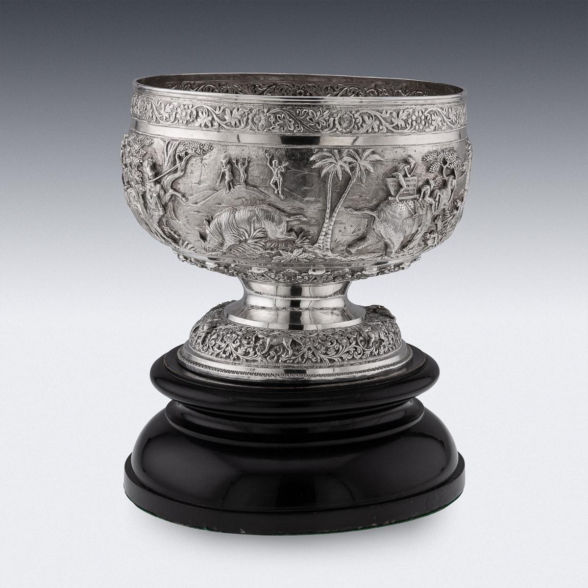 Antique 20th Century Indian Solid Silver Decorative Bowl On Stand, Poona c.1900 1
