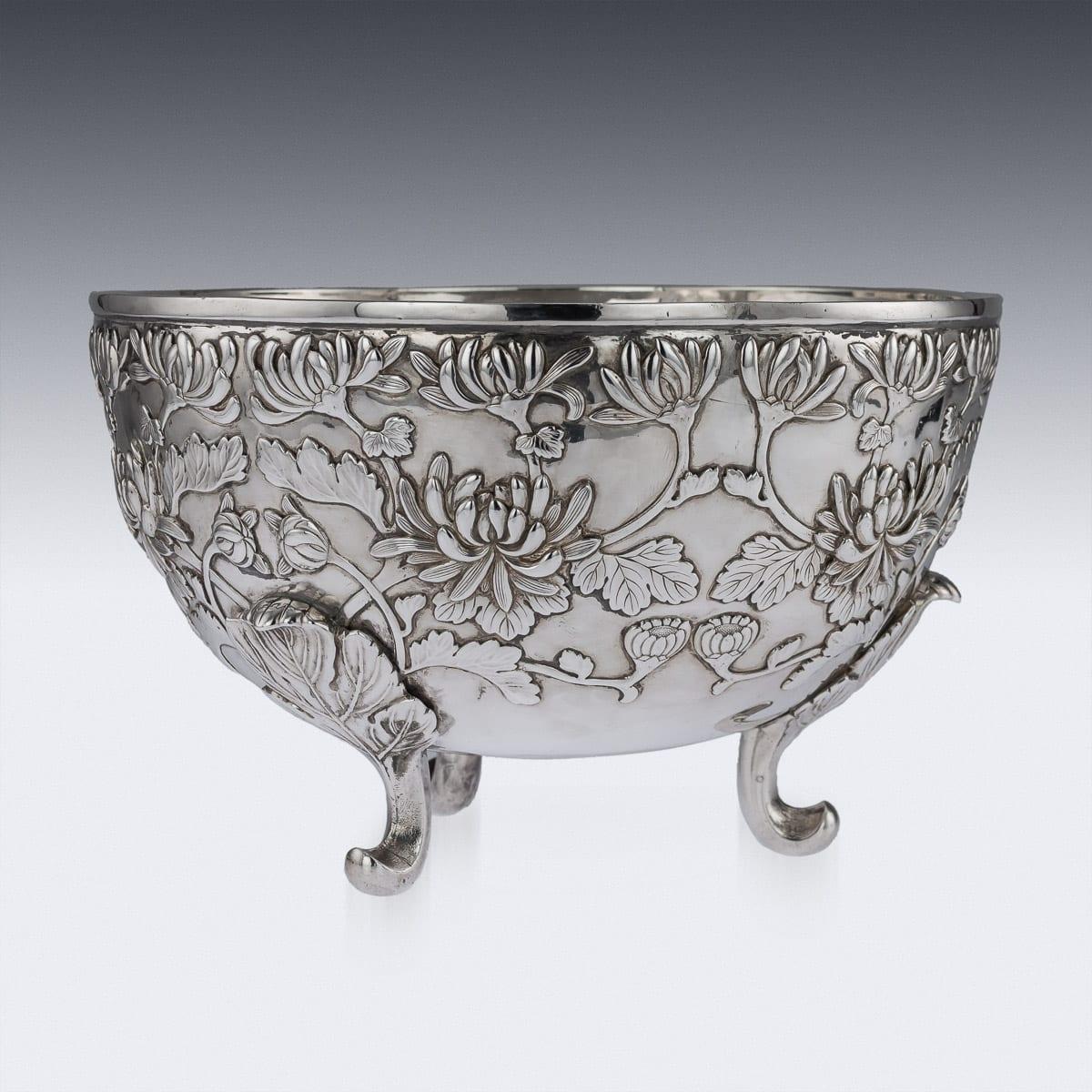 Antique 20th Century Japanese Meiji Period Solid Silver Floral Bowl, circa 1900 1