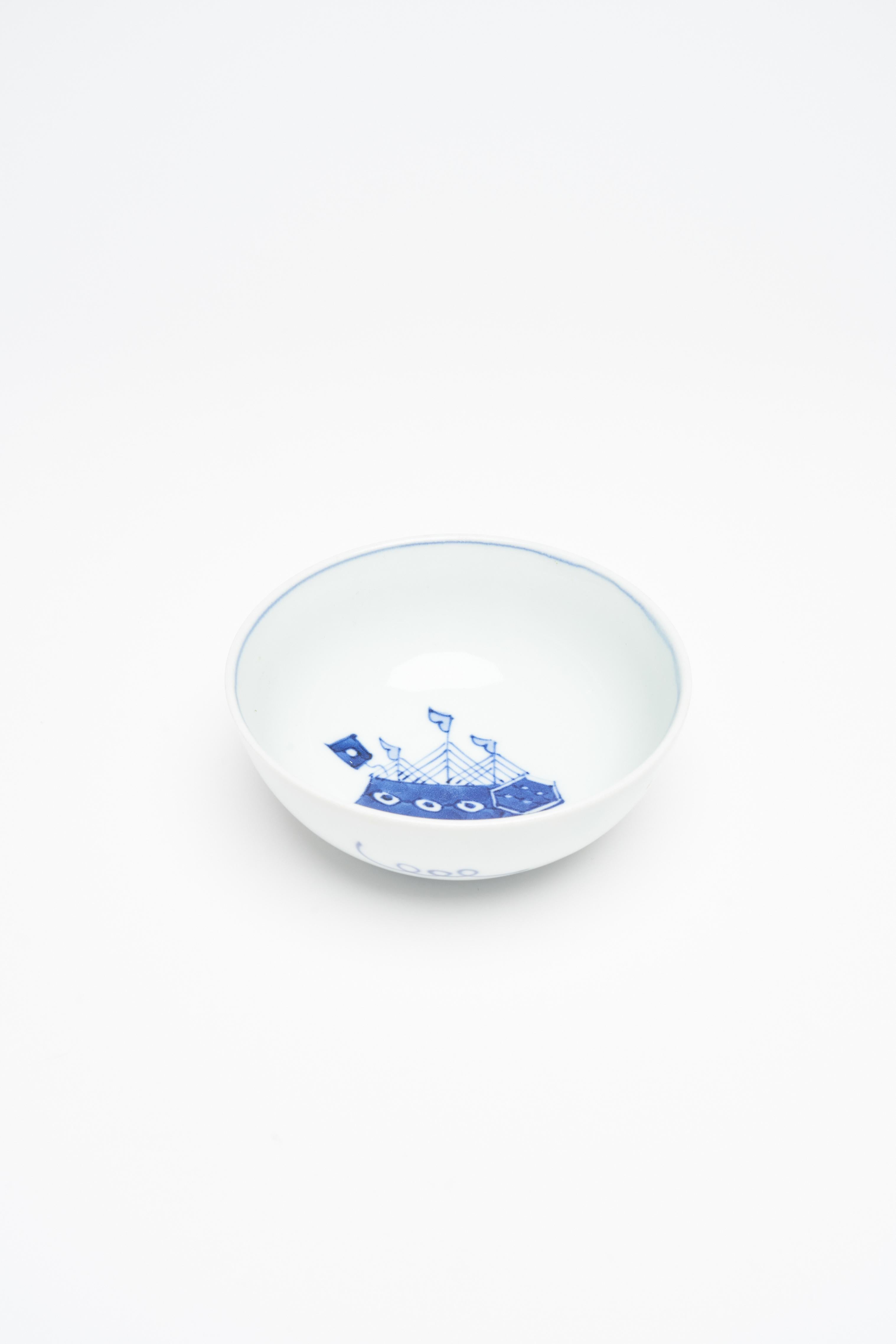 A beautiful porcelain bowl from Japan. A piece which has unique characteristics such as the mythical boat motif in the centre of the bowl.

It has a special feeling - somewhat minimalist - somewhat spiritual. The design of the ship feels very