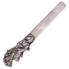 Antiker japanischer Geisha- Bookmark aus massivem Silber und Emaille des 20. Jahrhunderts, um 1900