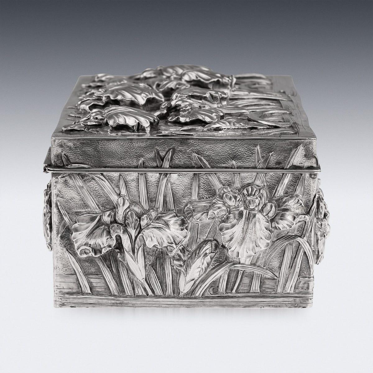 Antique 20th Century Japanese Solid Silver Iris Flower Cigar Humidor Box c.1900 For Sale 1