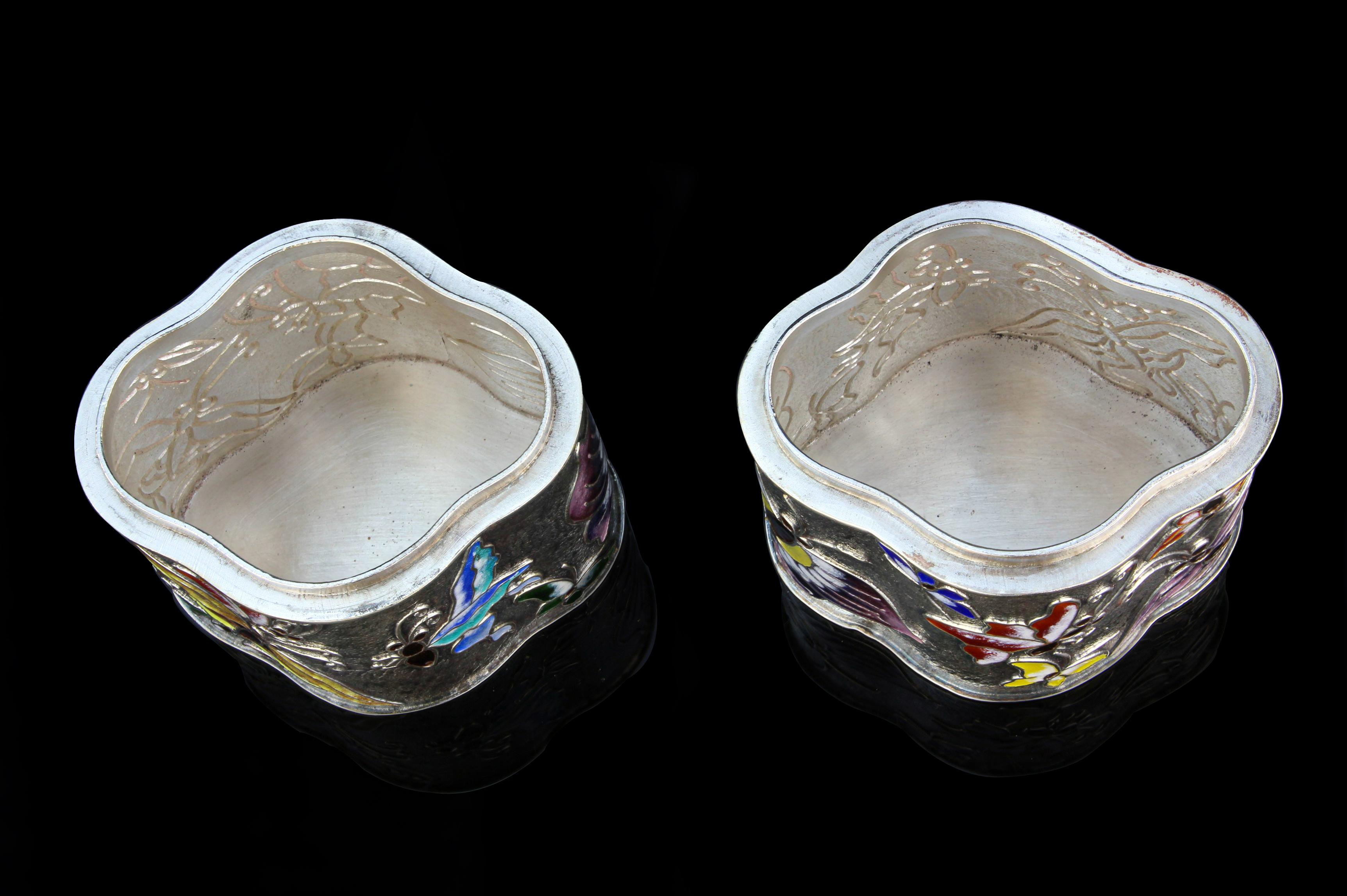 Antique 20th Century Korean 99. Silver Pair of Tea Caddies with Enamelled Butter For Sale 1