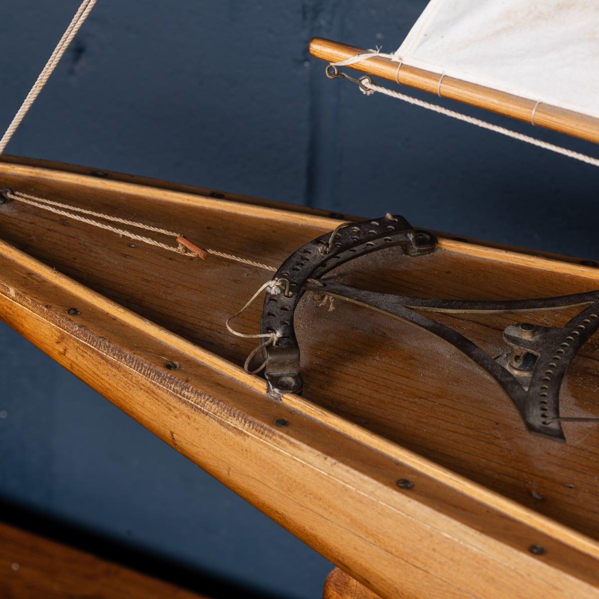 Antique 20th Century Large English Pond Yacht c.1910 7