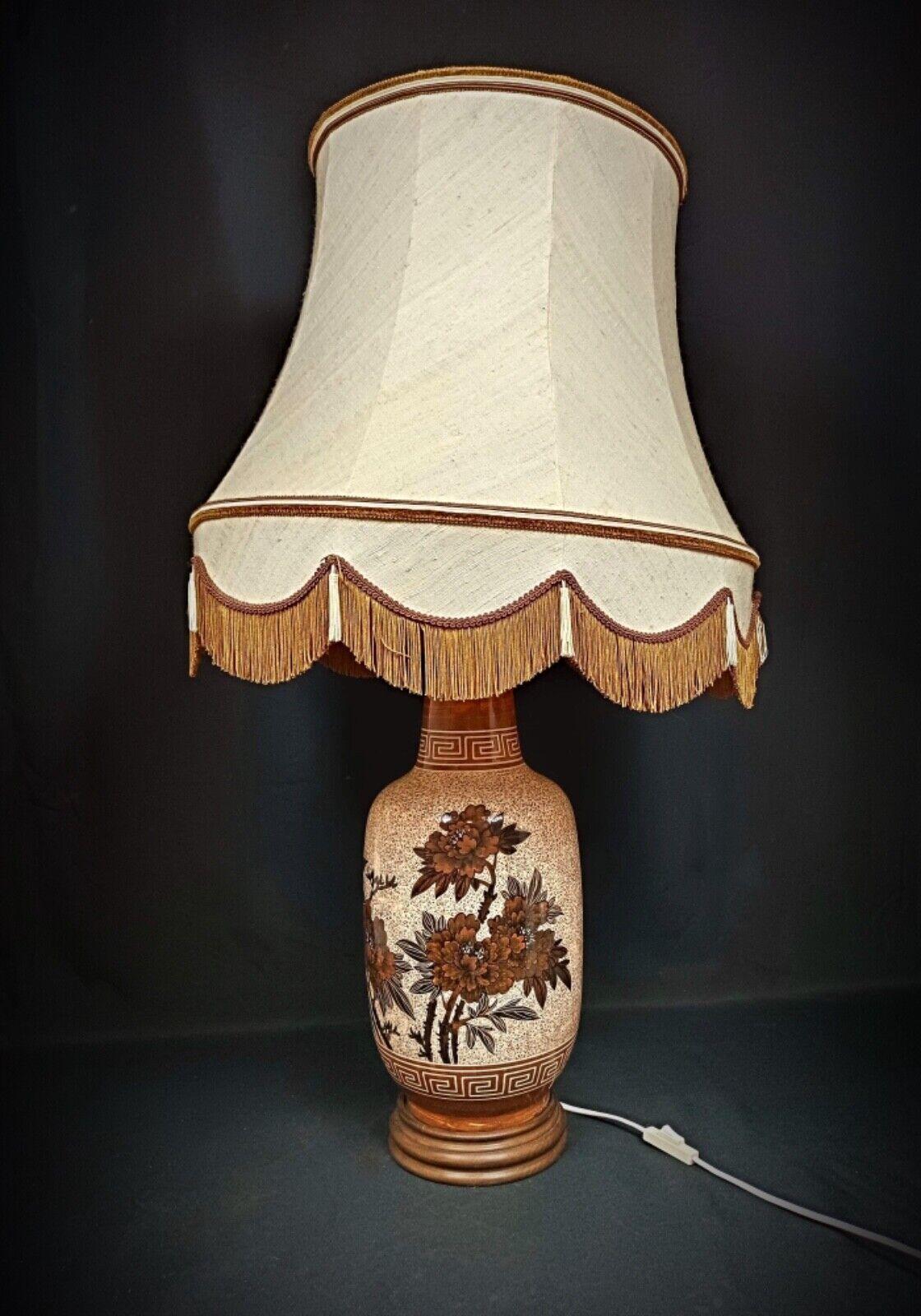 Grande base de lampe et abat-jour anciens du 20e siècle avec décoration - 2Y181 en vente 6