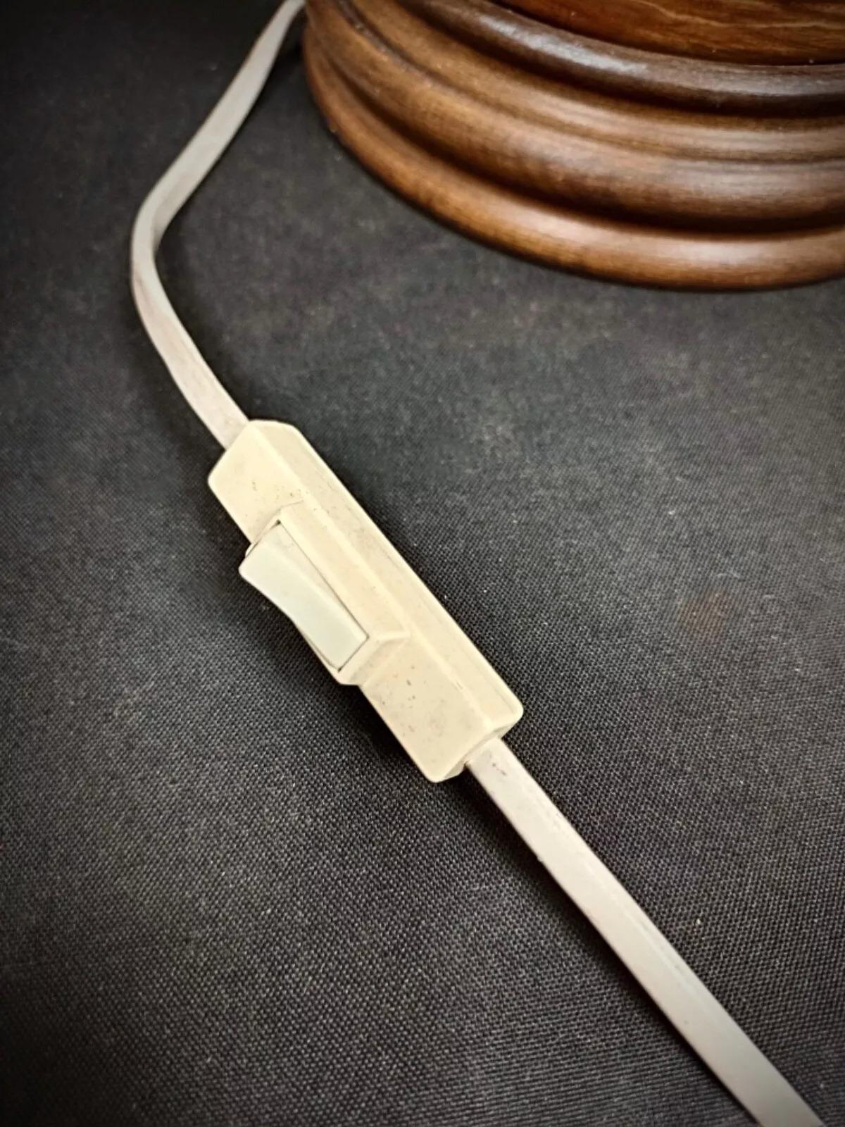 Empire Grande base de lampe et abat-jour anciens du 20e siècle avec décoration - 2Y181 en vente