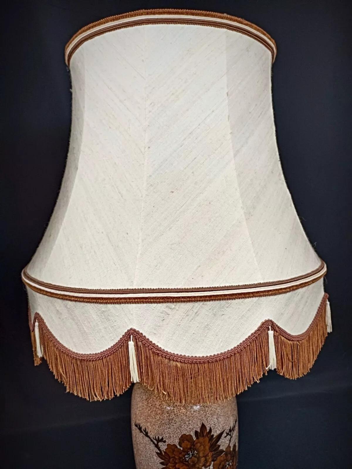 Grande base de lampe et abat-jour anciens du 20e siècle avec décoration - 2Y181 en vente 1