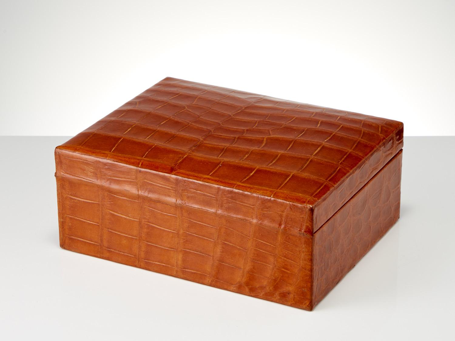 Antique 20th Century Leather Travel Case For Jewellery Circa 1930 For Sale 2
