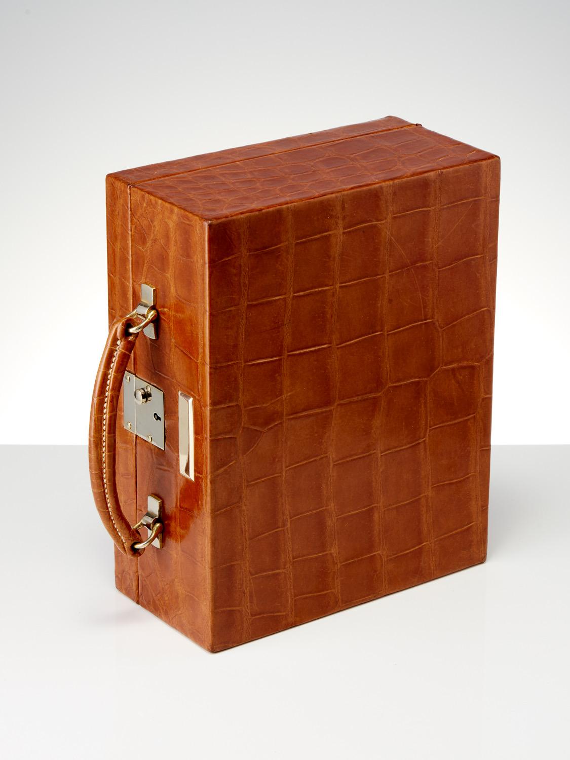 Antique 20th Century Leather Travel Case For Jewellery Circa 1930 For Sale 3