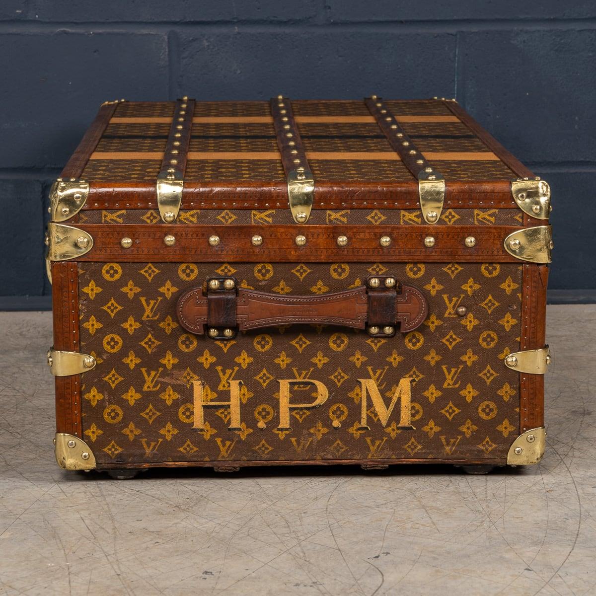 Antique 20th Century Louis Vuitton Cabin Trunk In Monogram Canvas, France c.1910 In Good Condition In Royal Tunbridge Wells, Kent