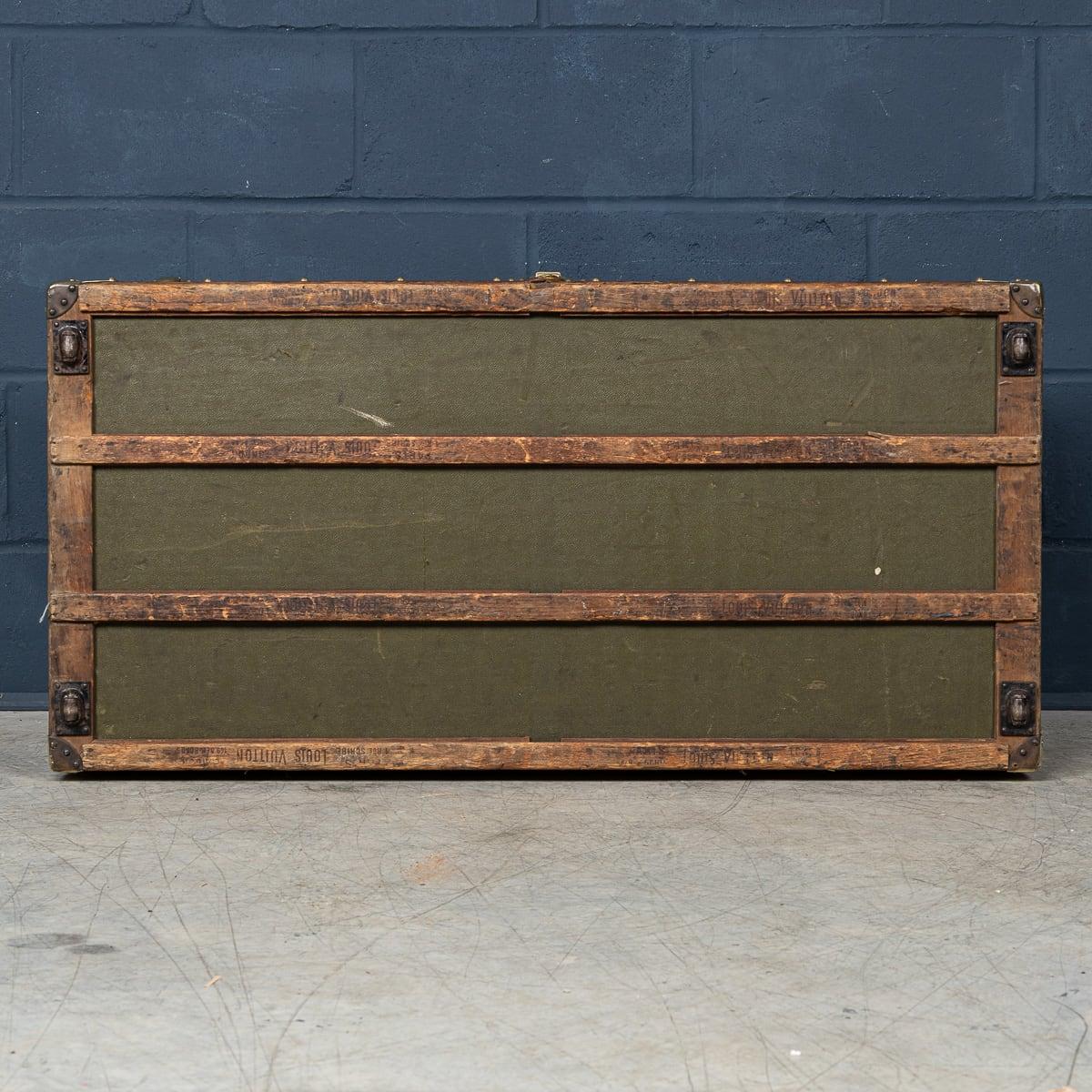 Laiton Antiquité 20ème siècle Louis Vuitton Cabine Trunk In Monogram Canvas, France c.1910 en vente
