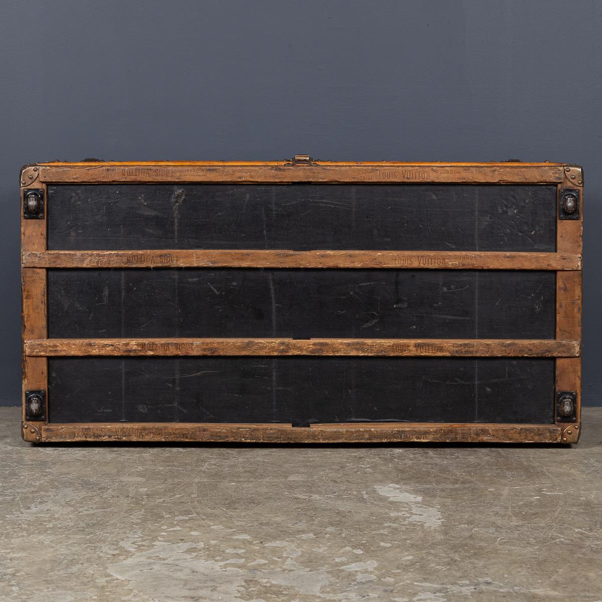 Laiton Antiquité 20ème siècle Louis Vuitton Cabine Trunk In Monogram Canvas, France c.1910 en vente