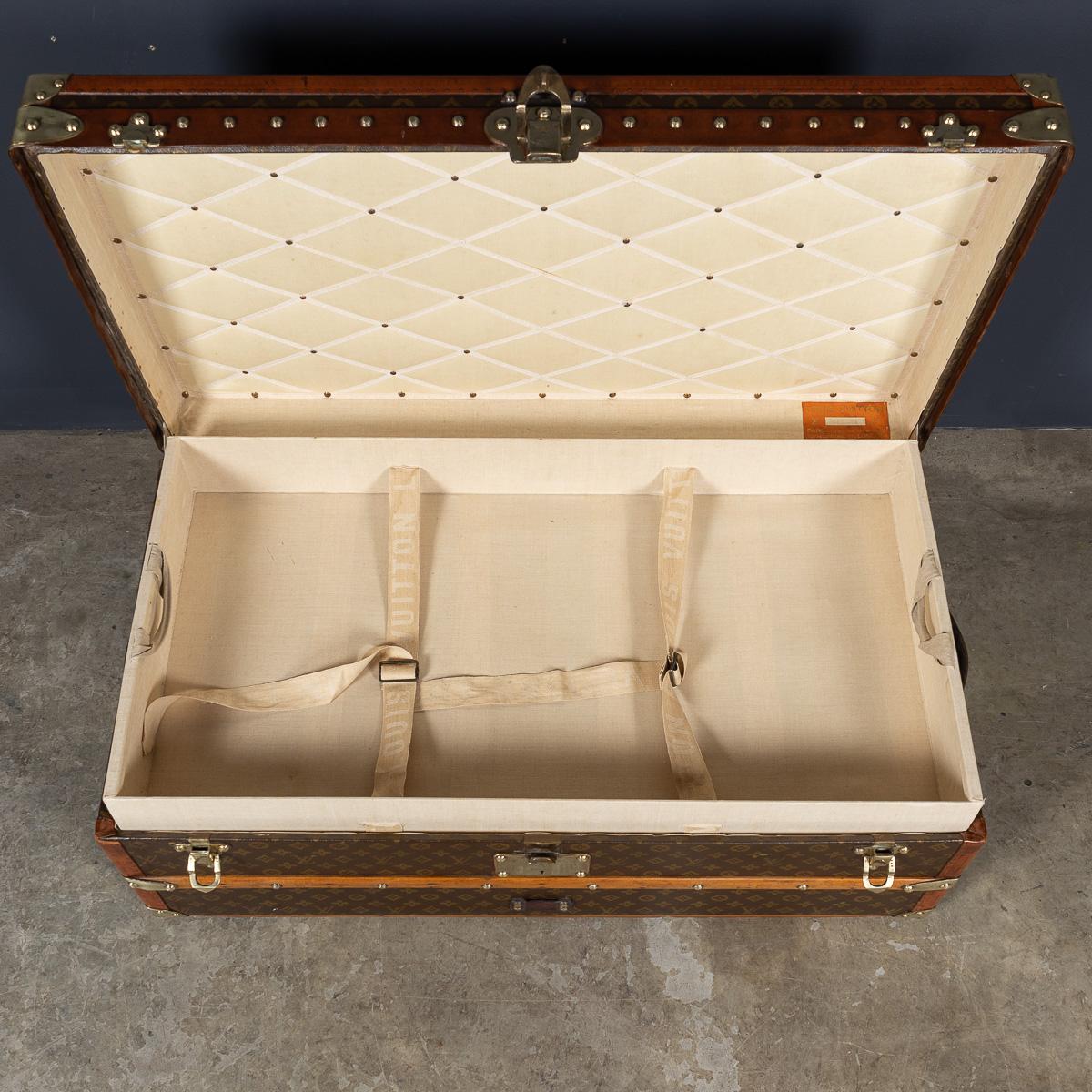Antique 20th Century Louis Vuitton Cabin Trunk In Monogram Canvas, France c.1920 For Sale 4