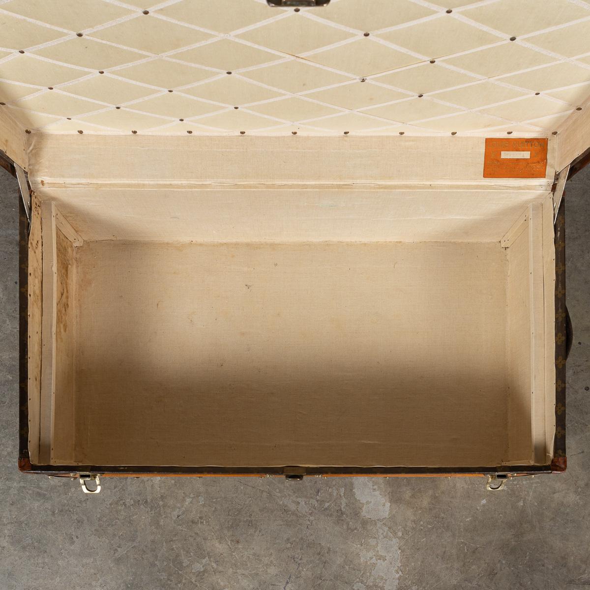 Antique 20th Century Louis Vuitton Cabin Trunk In Monogram Canvas, France c.1920 For Sale 5