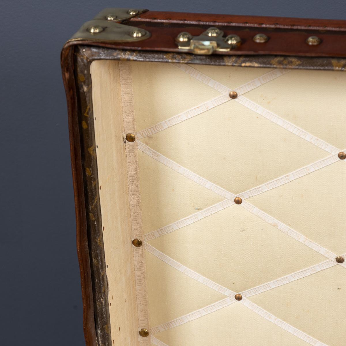 Antique 20th Century Louis Vuitton Cabin Trunk In Monogram Canvas, France c.1920 For Sale 7