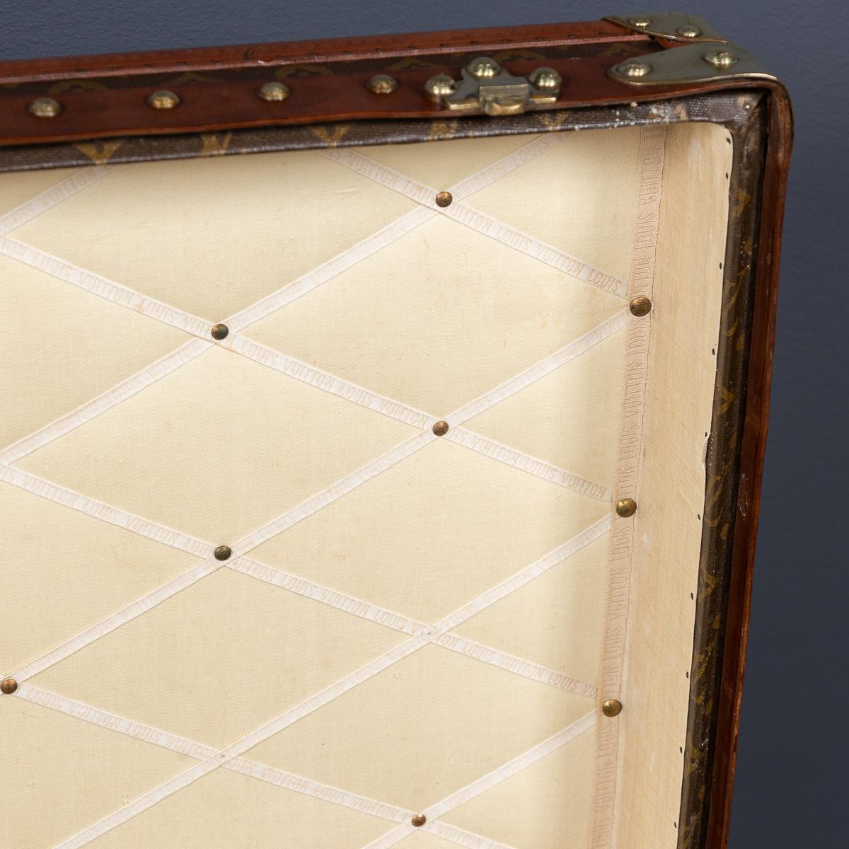 Antique 20th Century Louis Vuitton Cabin Trunk In Monogram Canvas, France c.1920 For Sale 9