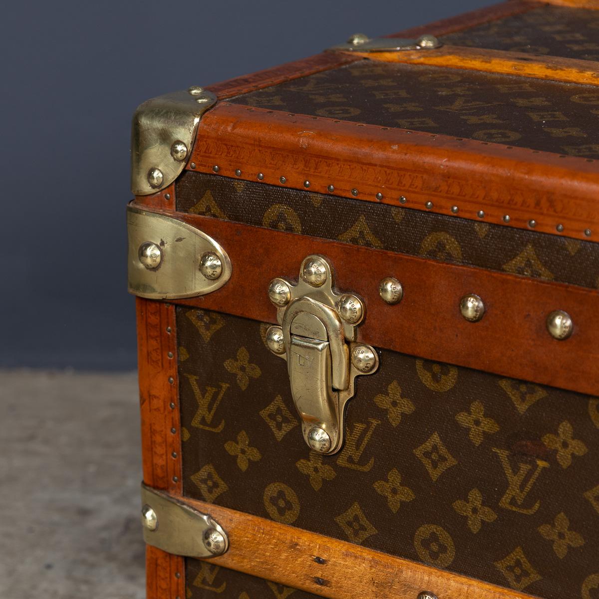 Antique 20th Century Louis Vuitton Cabin Trunk In Monogram Canvas, France c.1920 For Sale 11