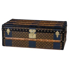 Antike Louis Vuitton-Kabinenkoffer des 20. Jahrhunderts mit Monogramm aus Segeltuch, Frankreich um 1920