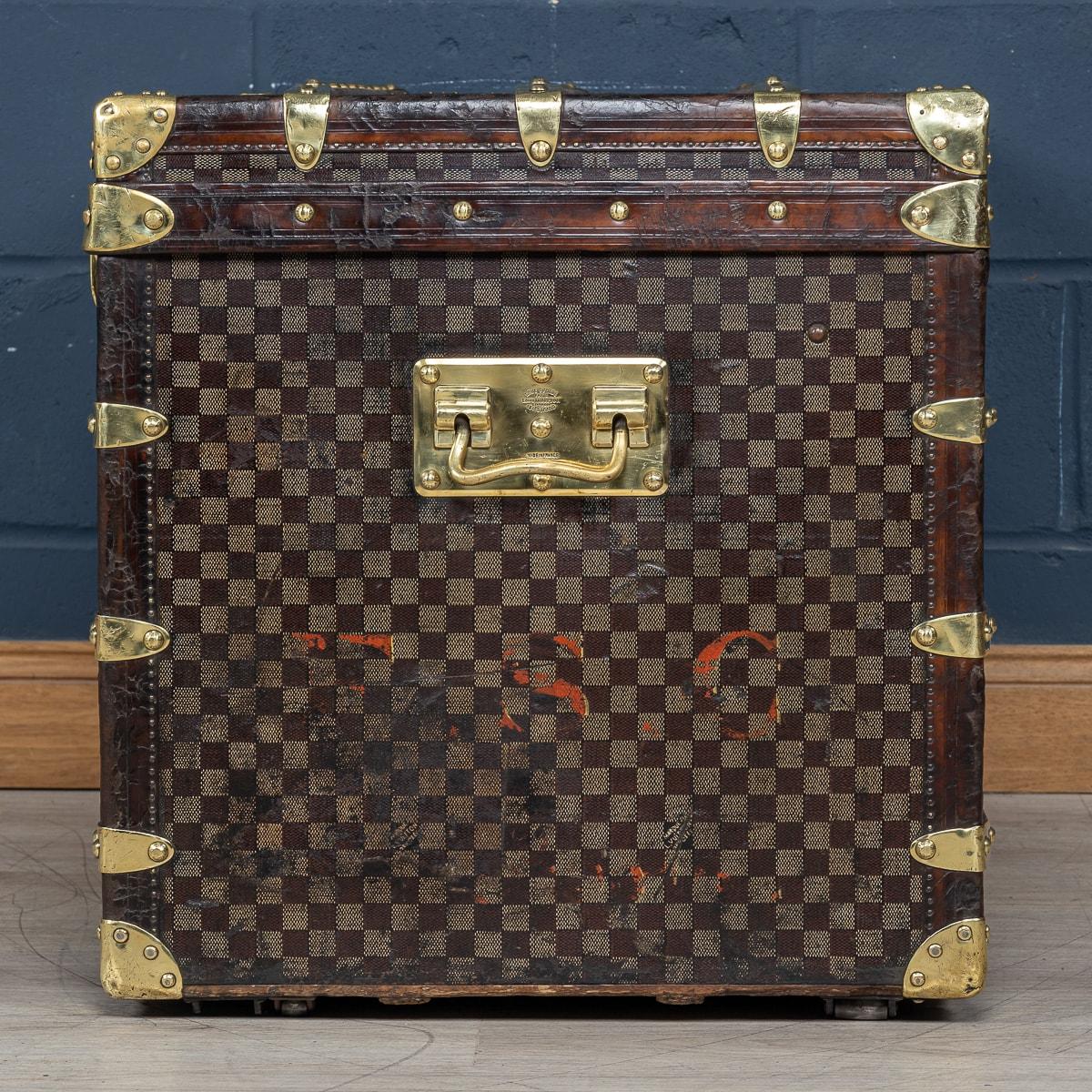 Other Antique 20th Century Louis Vuitton Courier Trunk In Damier Canvas, France c.1900 For Sale
