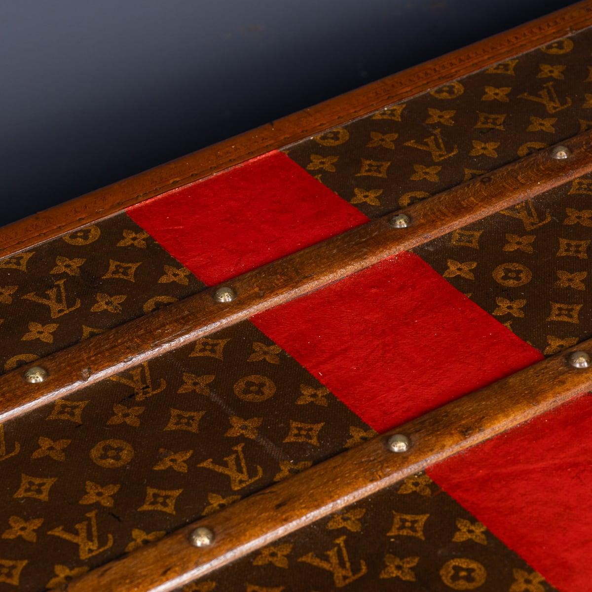 Antique 20th Century Louis Vuitton Courier Trunk In Monogram Canvas c.1910 9