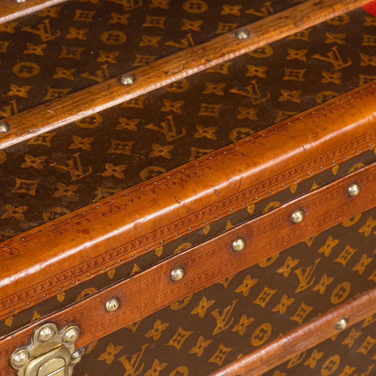 Antique 20th Century Louis Vuitton Courier Trunk In Monogram Canvas c.1910 11