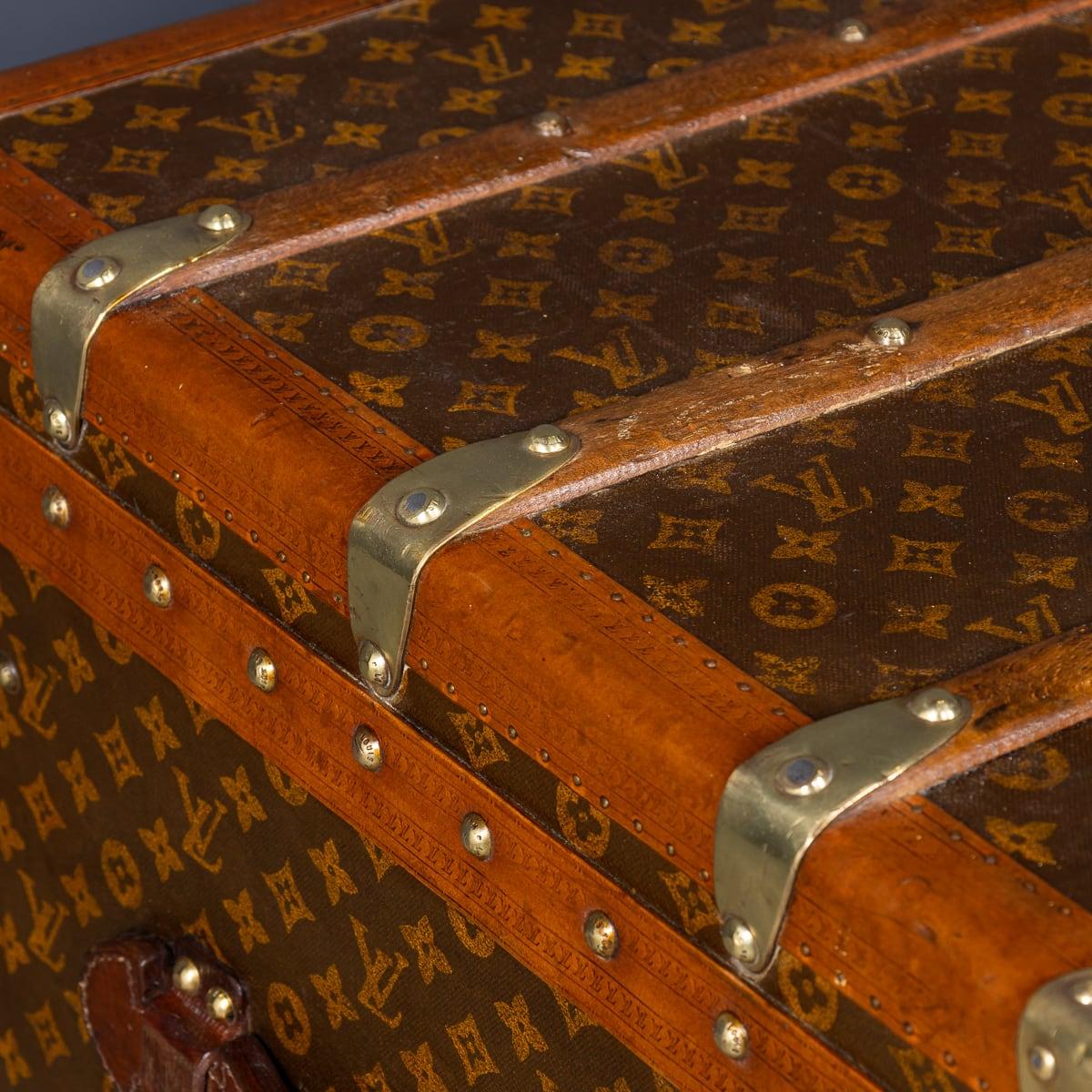 Antique 20th Century Louis Vuitton Courier Trunk In Monogram Canvas c.1910 13