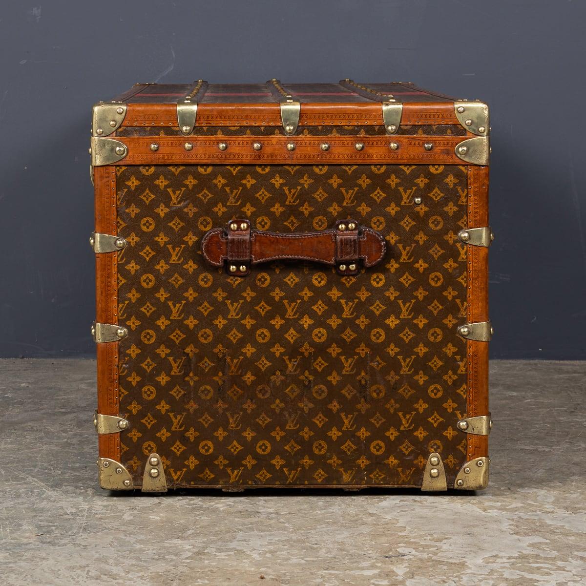 Other Antique 20th Century Louis Vuitton Courier Trunk In Monogram Canvas c.1910
