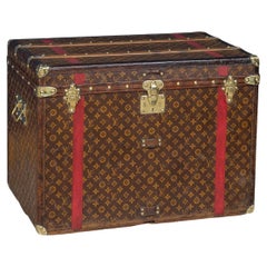 Used 20th Century Louis Vuitton Hat Trunk In Monogram Canvas, France c.1910