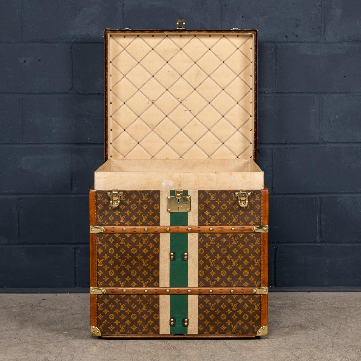 Antique 20th Century Louis Vuitton Hat Trunk In Monogram Canvas, France c.1920 For Sale 4
