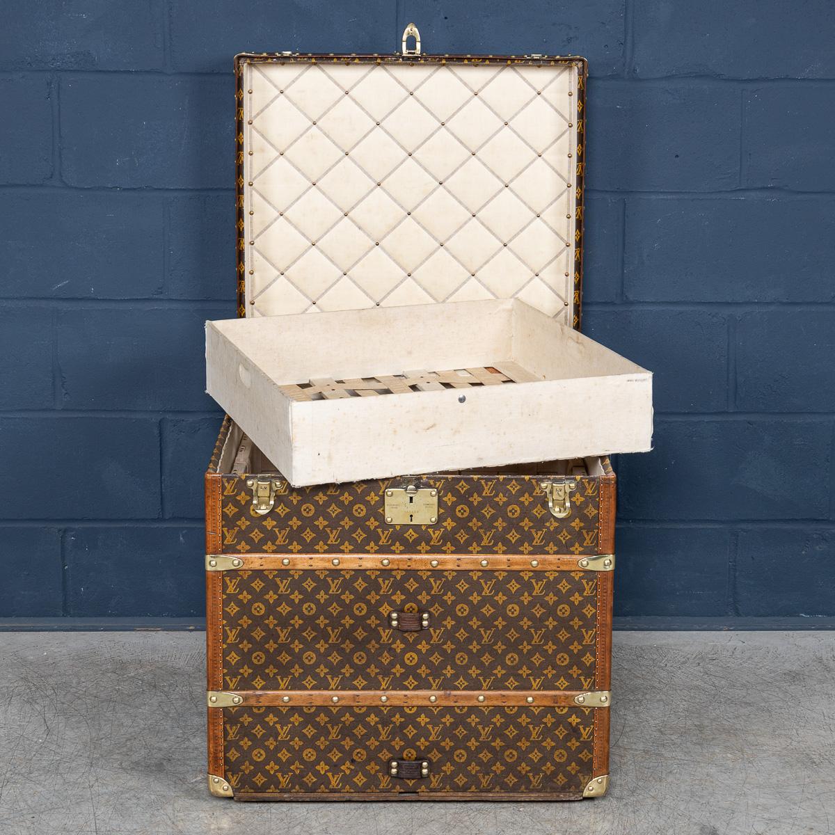 Antique 20th Century Louis Vuitton Hat Trunk In Monogram Canvas, France c.1920 For Sale 4