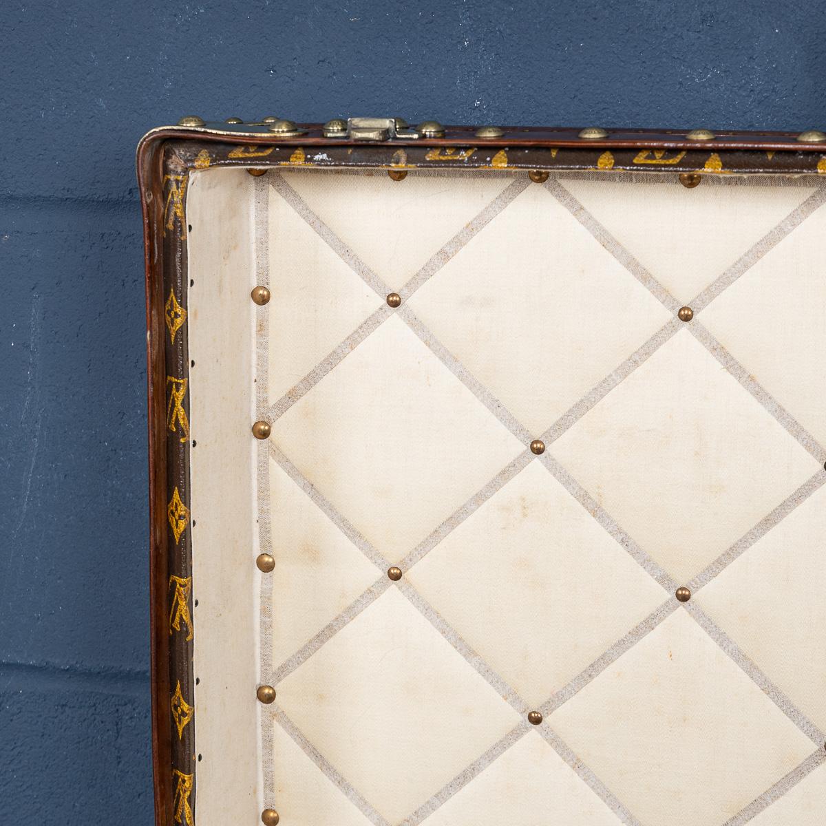 Antique 20th Century Louis Vuitton Hat Trunk In Monogram Canvas, France c.1920 For Sale 9