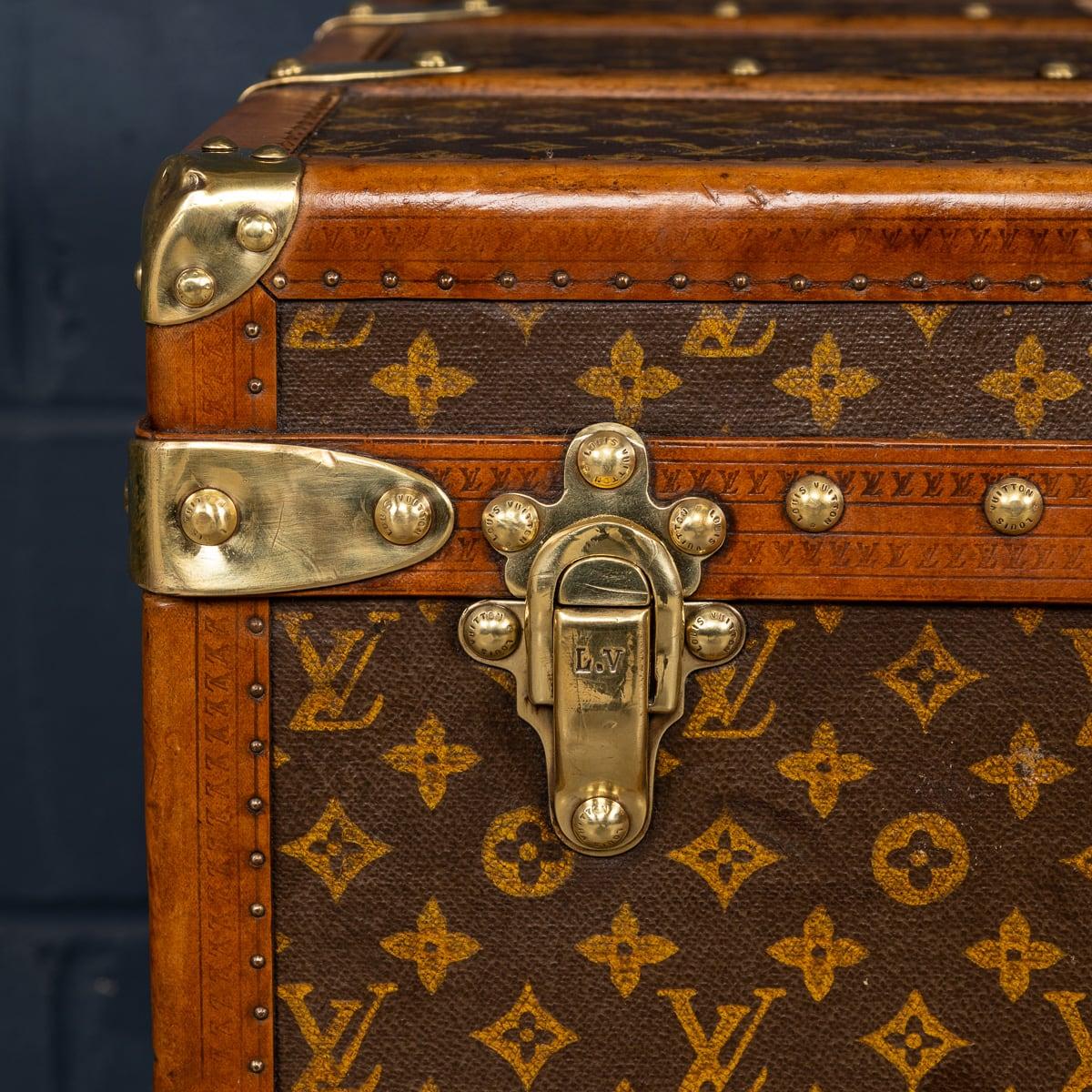 Antique 20th Century Louis Vuitton Hat Trunk In Monogram Canvas, France c.1920 For Sale 10