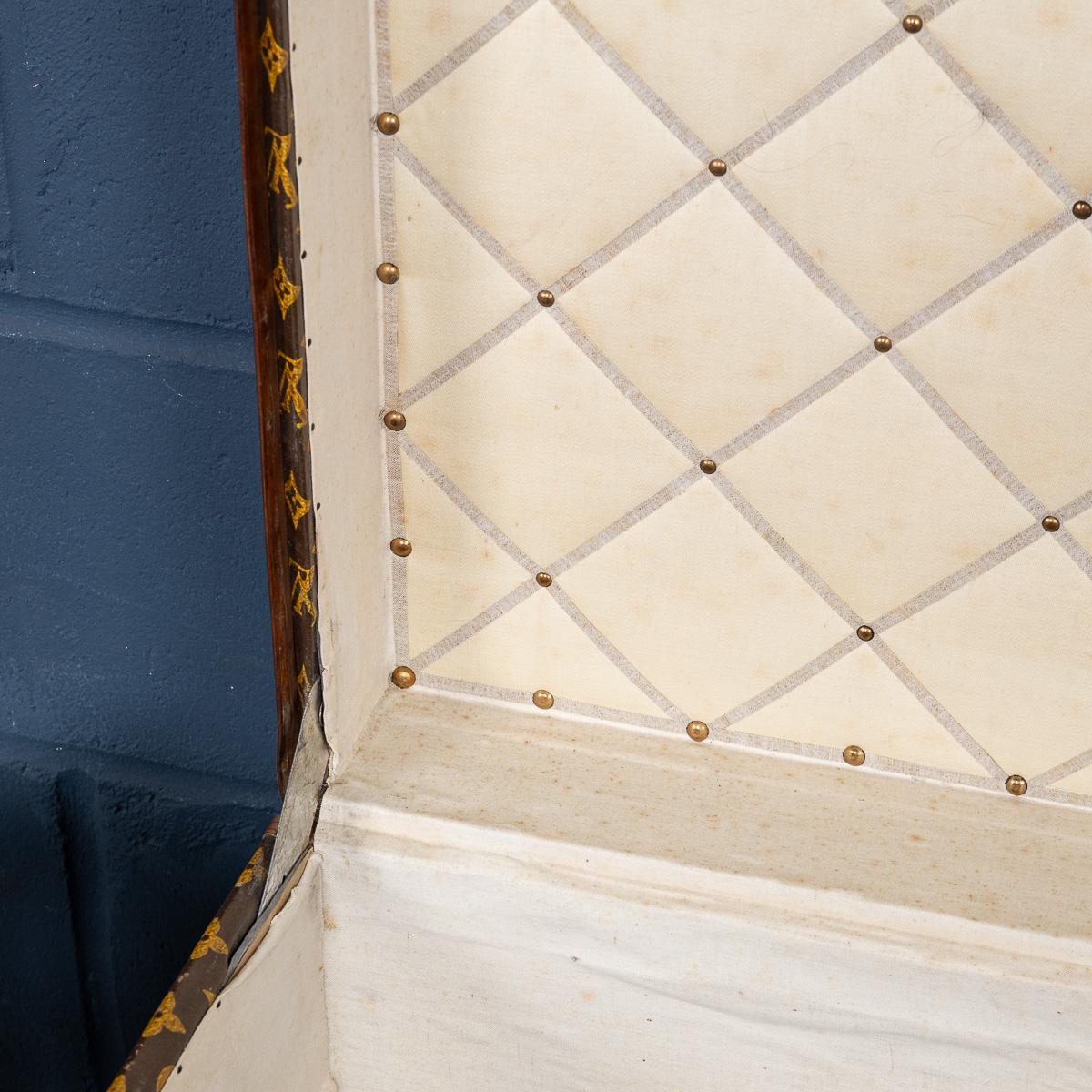 Antique 20th Century Louis Vuitton Hat Trunk In Monogram Canvas, France c.1920 For Sale 10