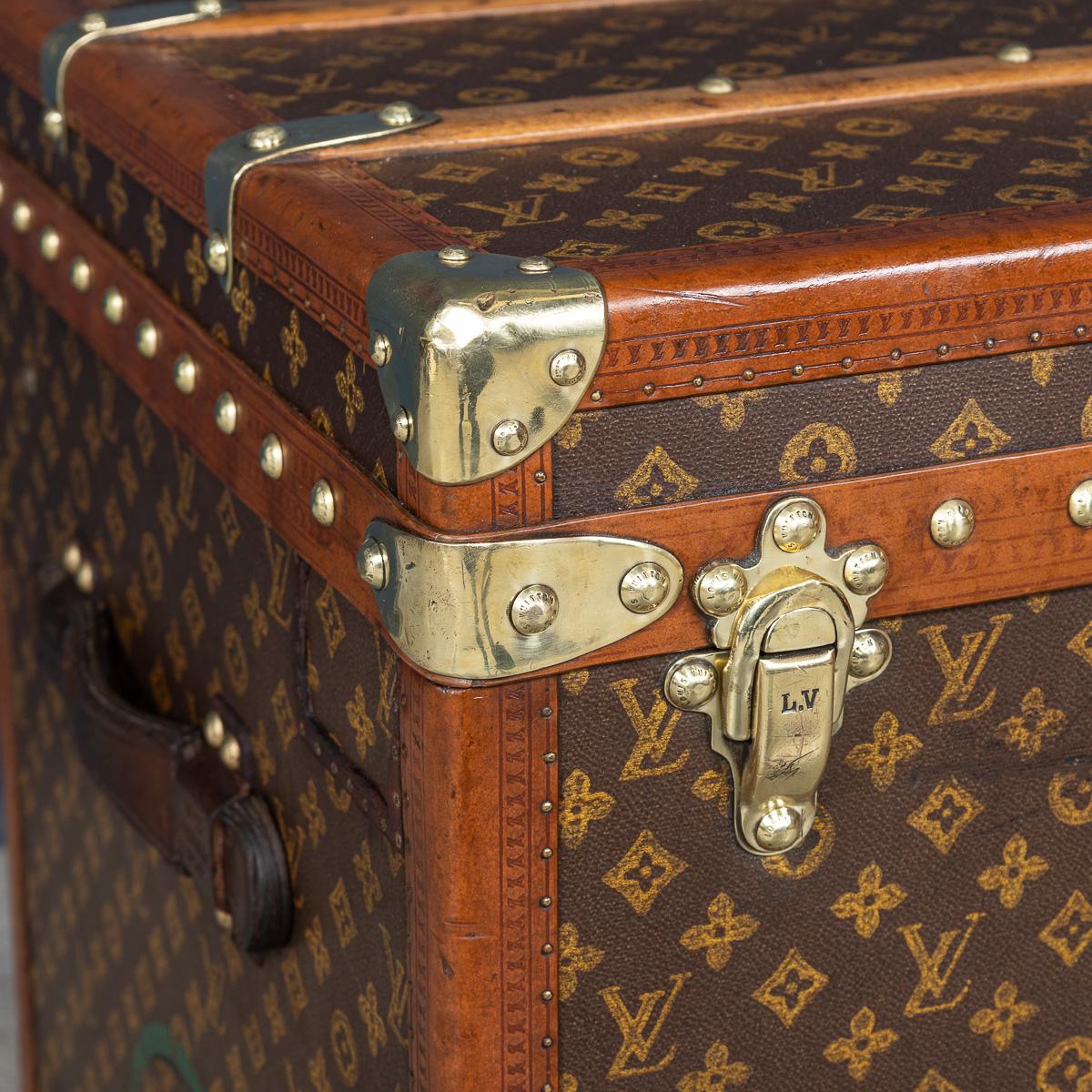 Ancienne malle à chapeau Louis Vuitton du 20ème siècle en toile monogrammée, France vers 1920 en vente 11