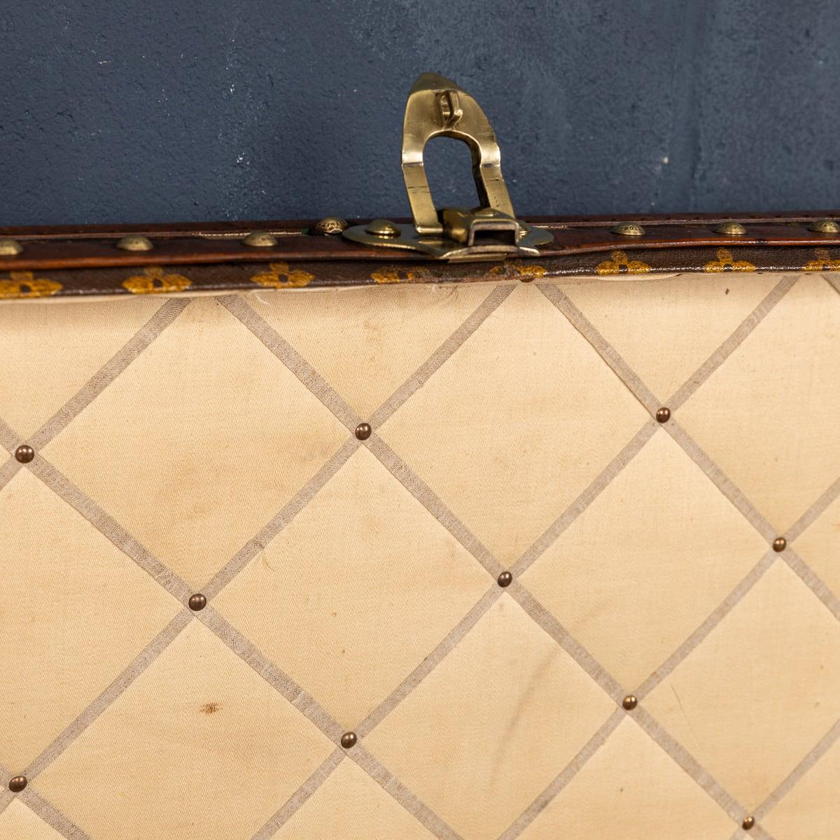Antique 20th Century Louis Vuitton Hat Trunk In Monogram Canvas, France c.1920 For Sale 14