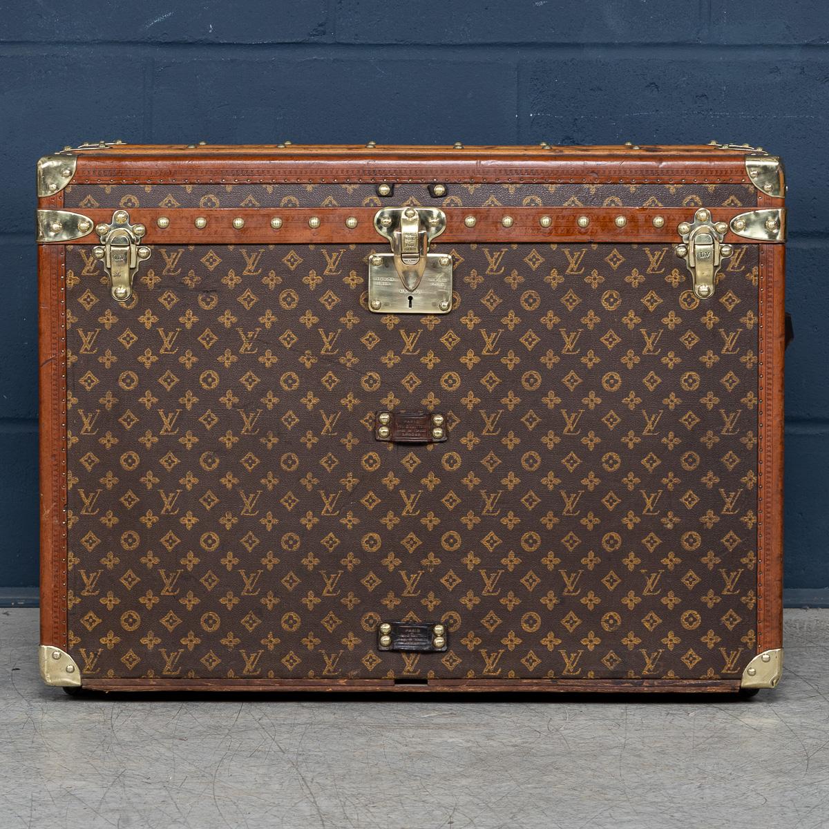 Autre Ancienne malle à chapeau Louis Vuitton du 20ème siècle en toile monogrammée, France vers 1920 en vente