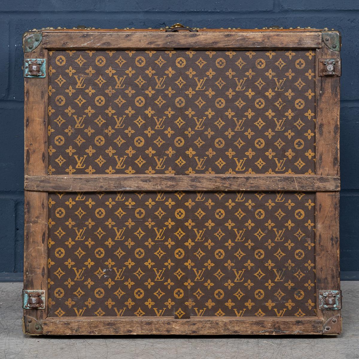 Antique 20th Century Louis Vuitton Hat Trunk In Monogram Canvas, France c.1920 For Sale 1