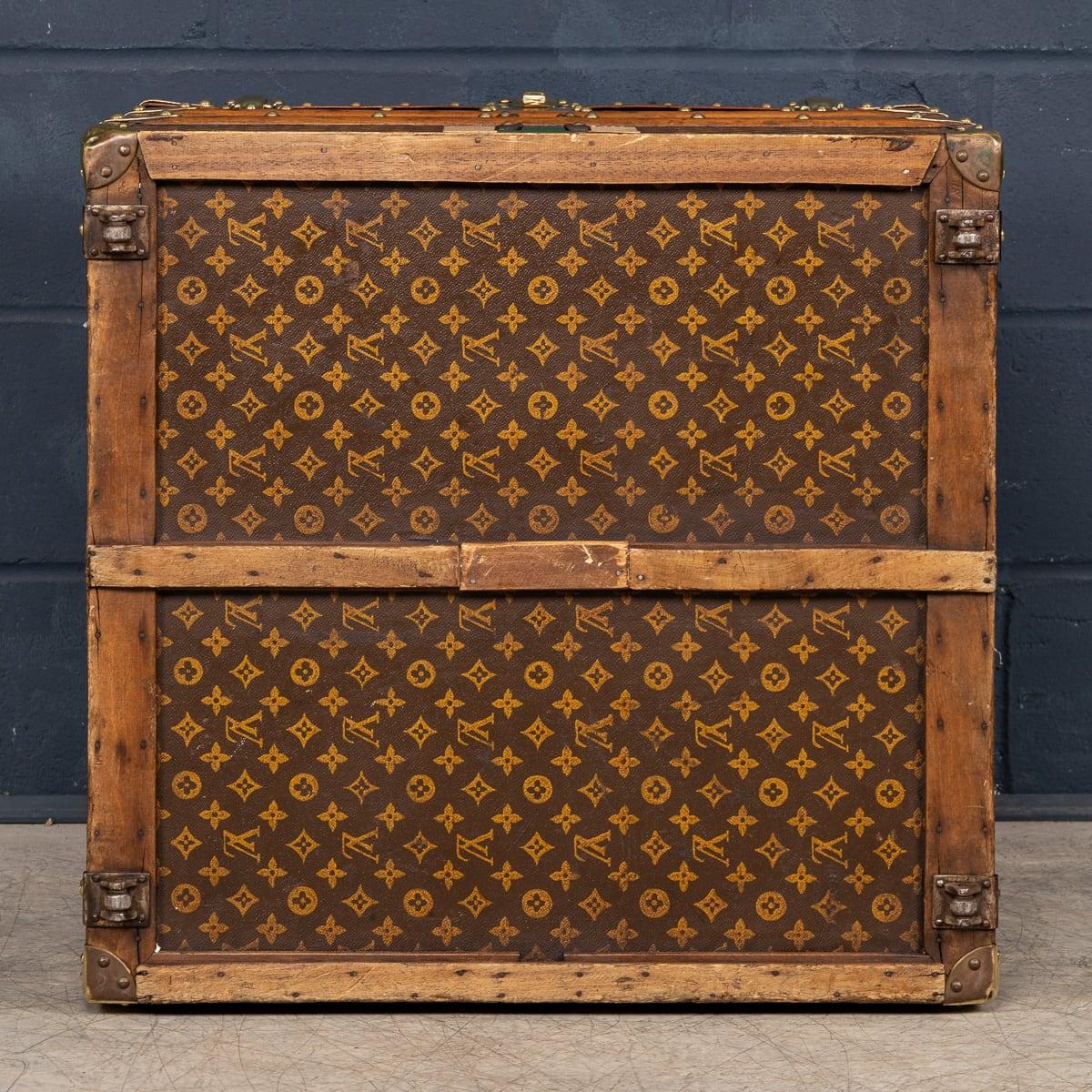 Antique 20th Century Louis Vuitton Hat Trunk In Monogram Canvas, France c.1920 For Sale 2