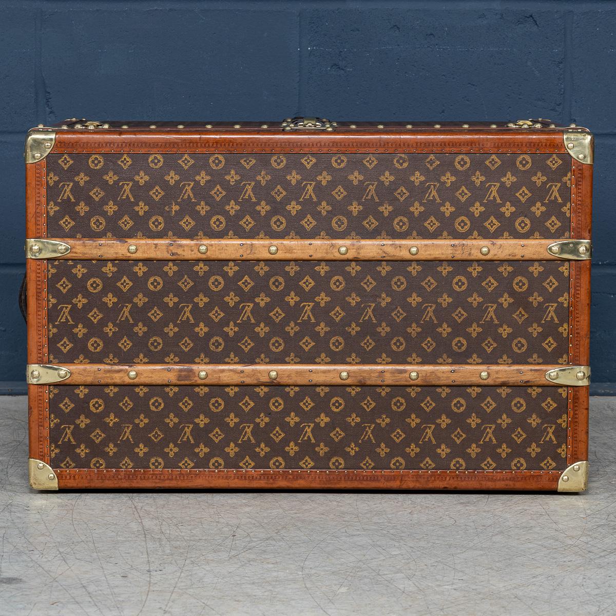 Ancienne malle à chapeau Louis Vuitton du 20ème siècle en toile monogrammée, France vers 1920 en vente 1