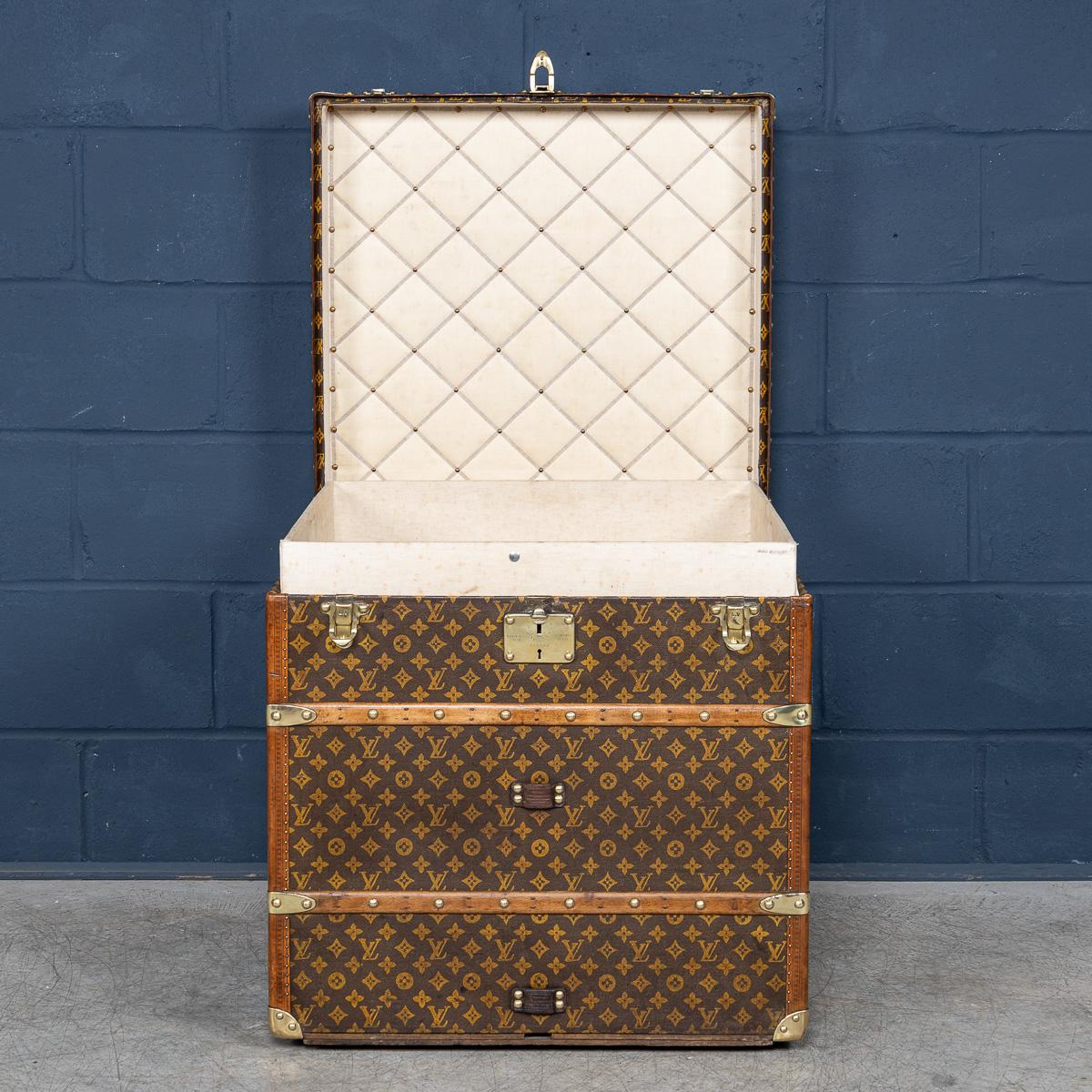 Antique 20th Century Louis Vuitton Hat Trunk In Monogram Canvas, France c.1920 For Sale 3