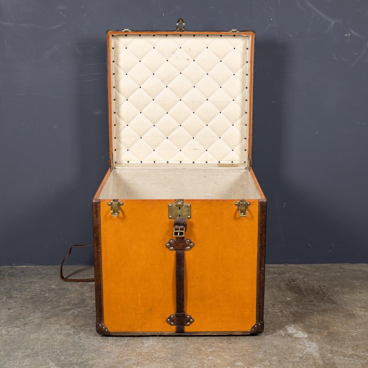 Antique 20th Century Louis Vuitton Hat Trunk In Orange 