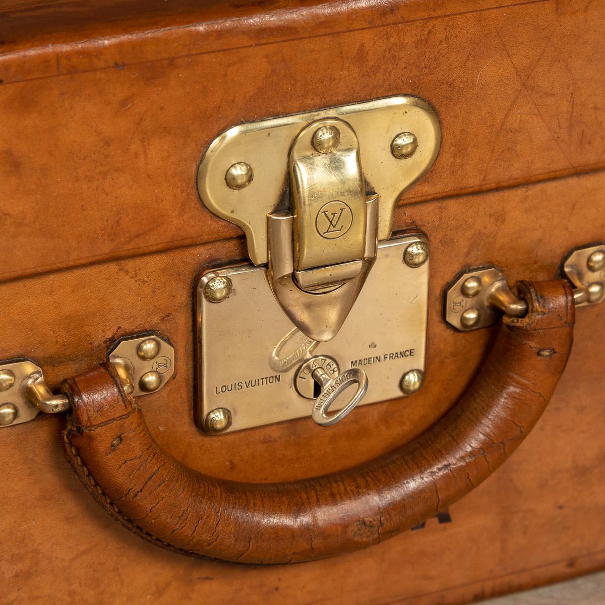 20th Century Louis Vuitton Natural Cow Hide Suitcase, France, circa 1900 5