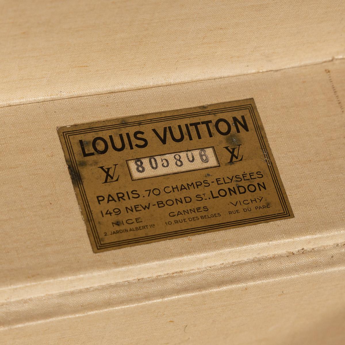 20th Century Louis Vuitton Natural Cow Hide Suitcase, France, circa 1900 4